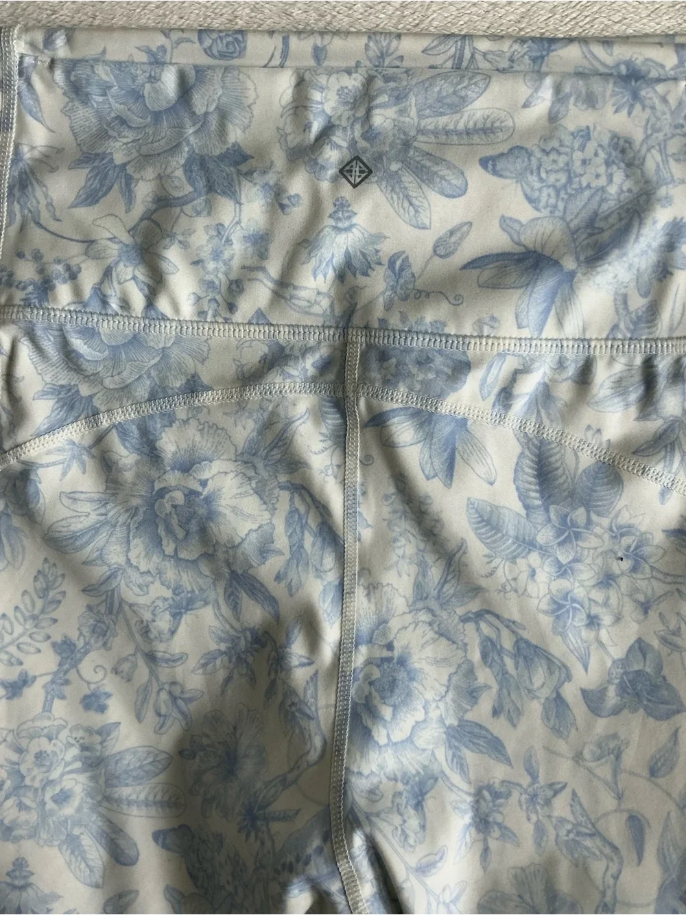 Antonio Melani Blue Floral High Waisted Leggings Women's XL Toile Print - Picture 9 of 10